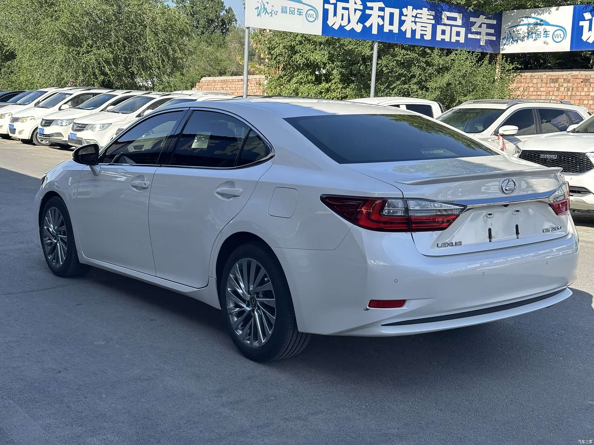 Lexus ES, 2017 7
