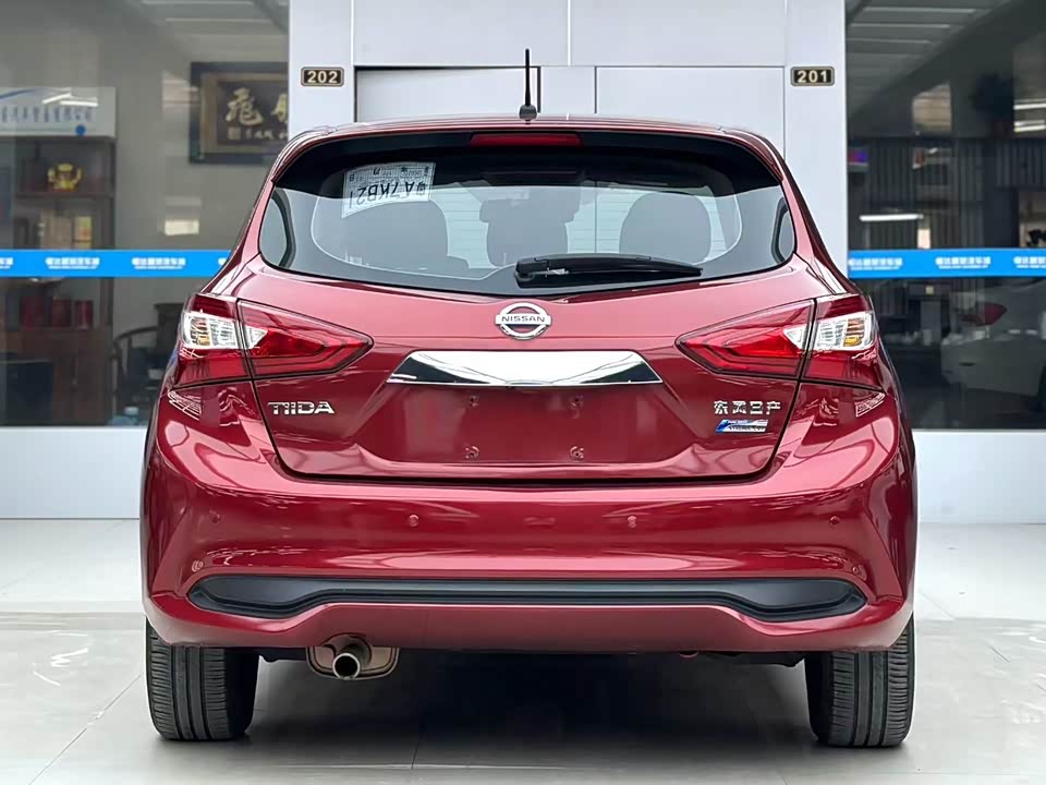 Nissan TIIDA