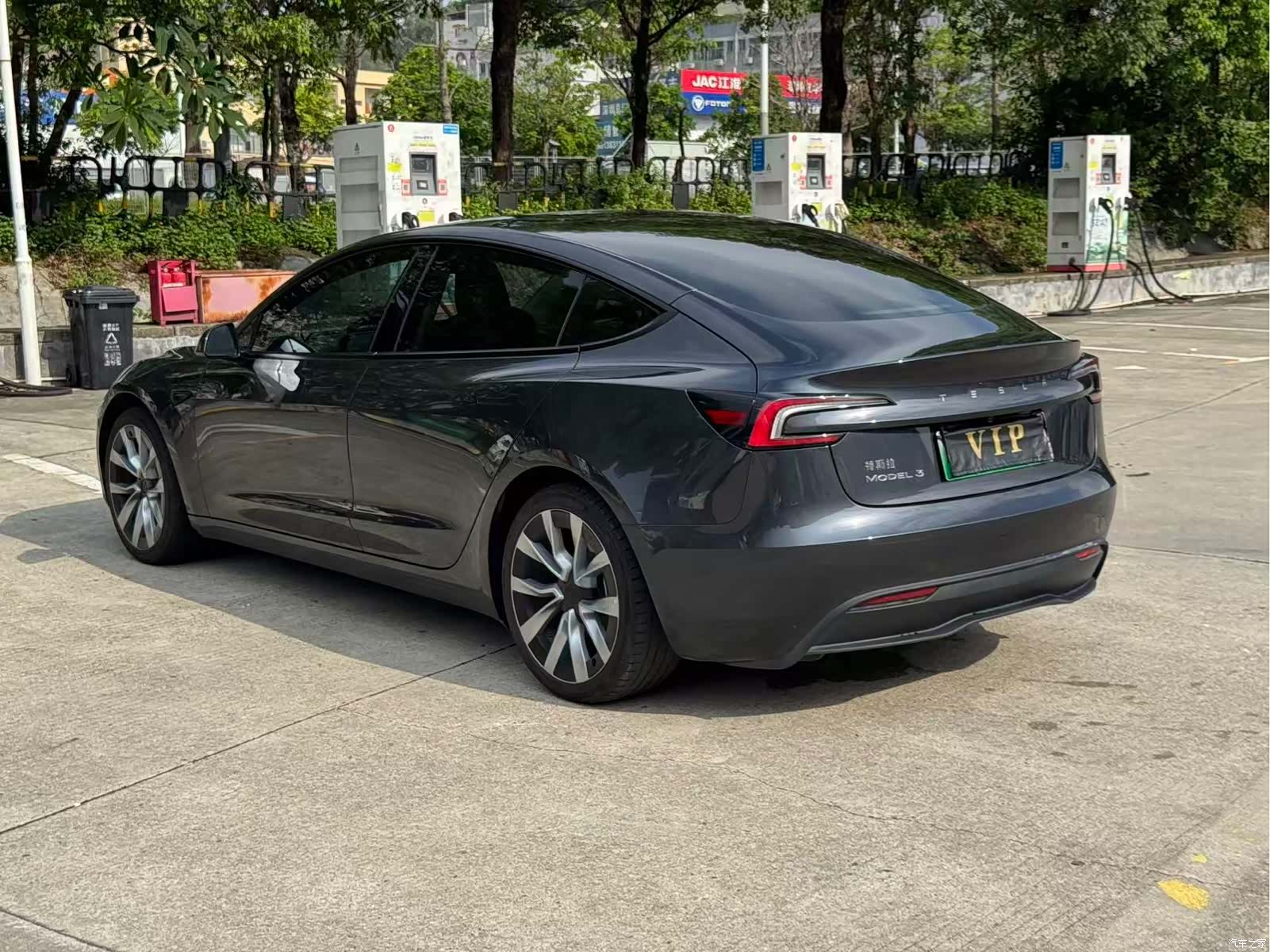 Tesla Model 3, 2025 9