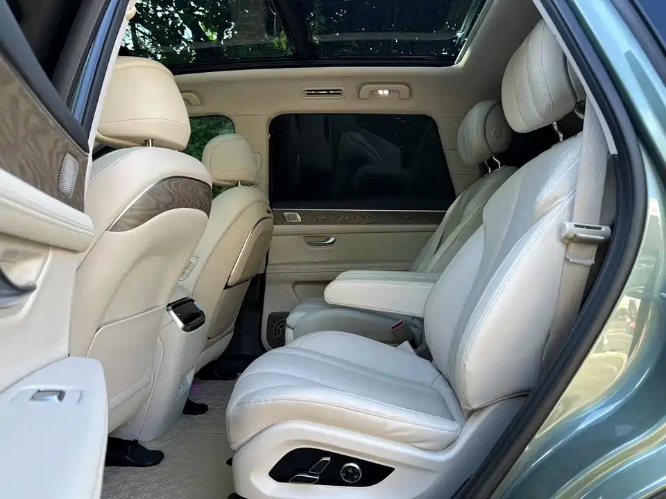 AITO Ask the world M7