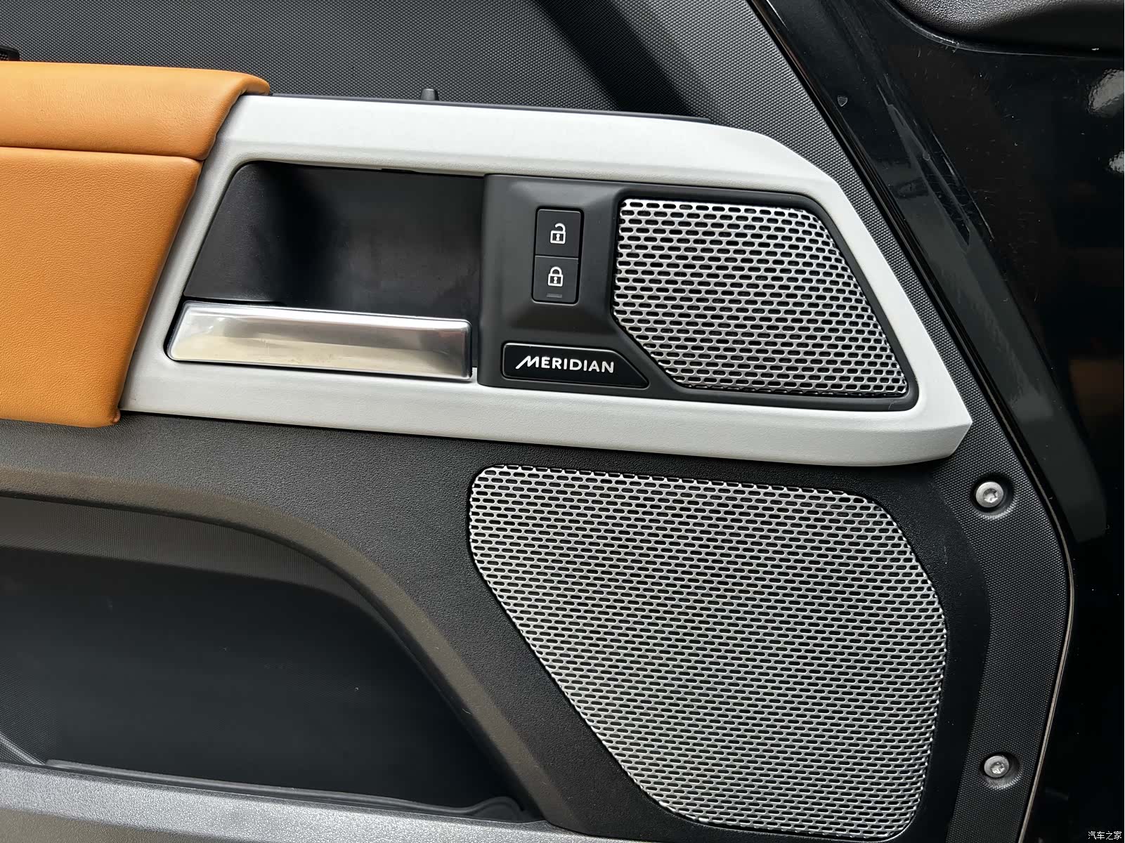 Land Rover Defender, 2024 7
