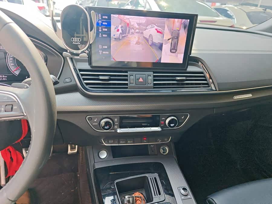 Audi Q5L 2024, фото 5