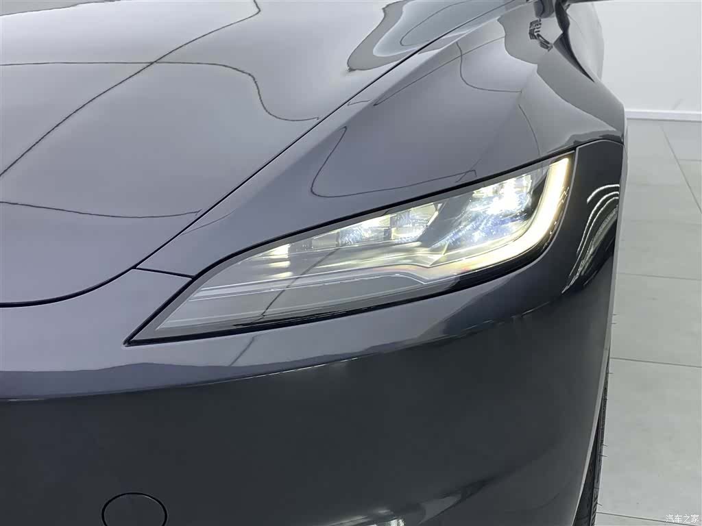 Tesla Model 3, 2025 28