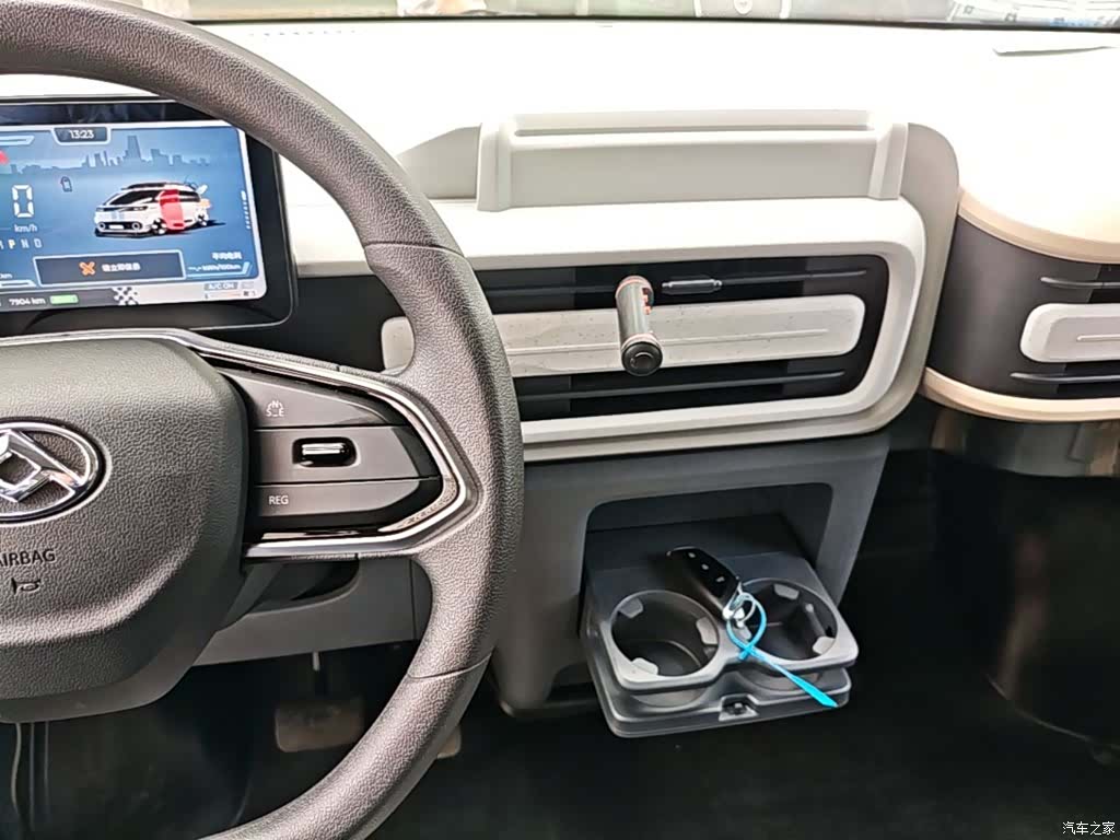 Maxus V1, 2025 9