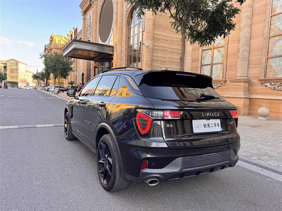 Lynk & Co 01