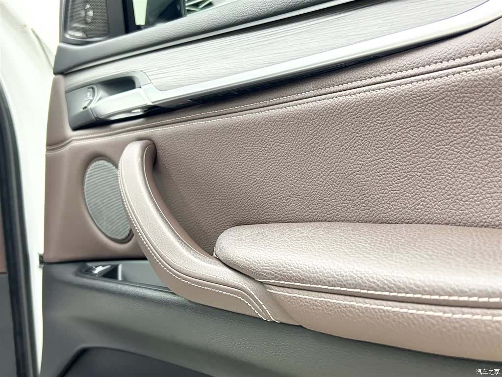 BMW X5, 2015 11