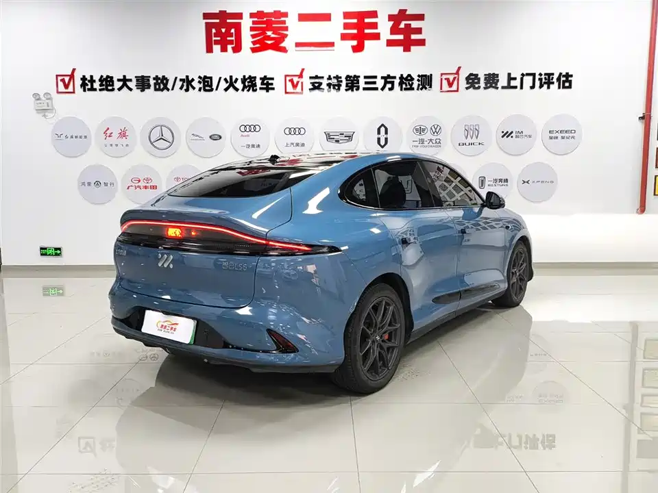 IM Motors Zhiji LS6 IM Motors Zhiji LS6
