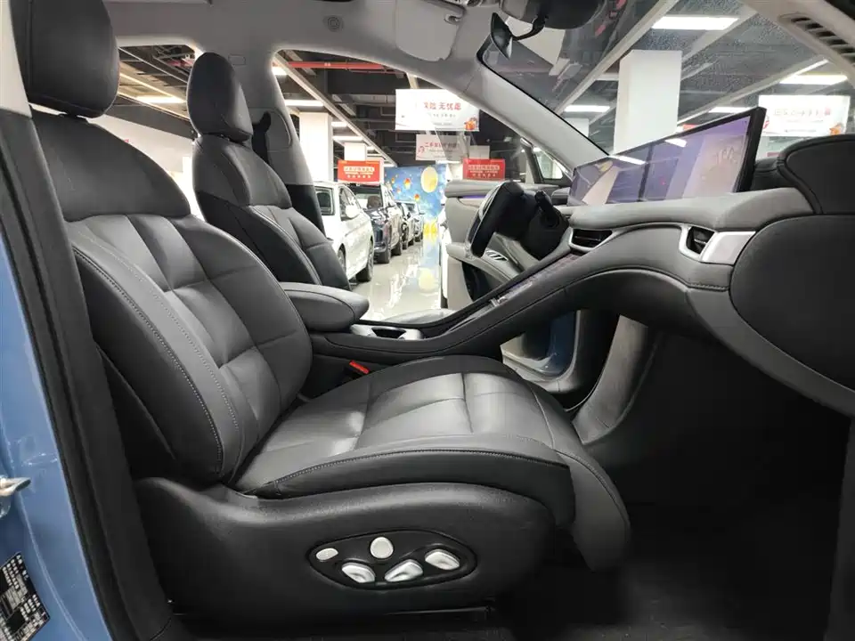 IM Motors Zhiji LS6 IM Motors Zhiji LS6