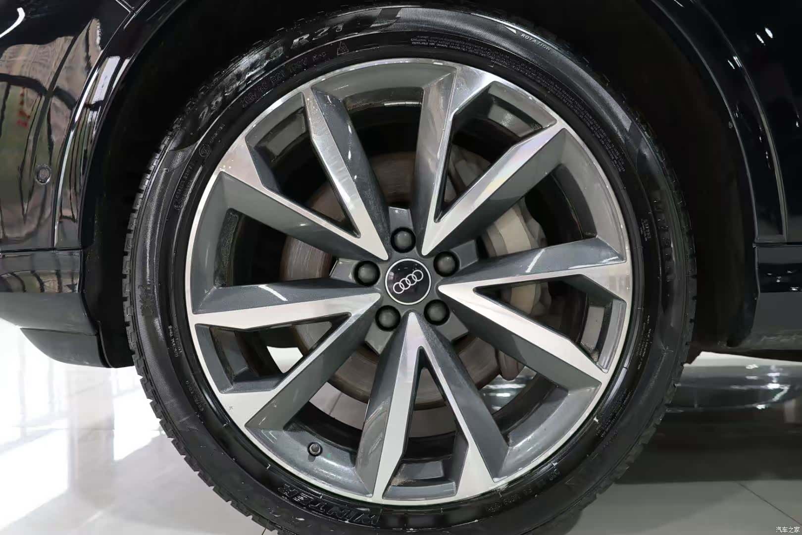 Audi Q7, 2021 4