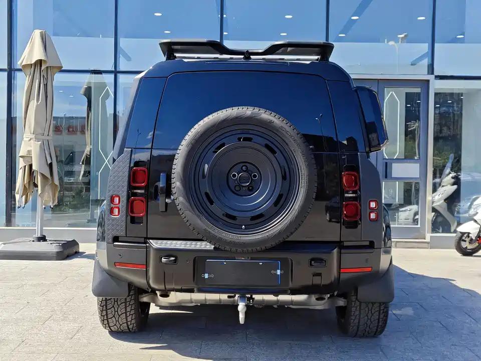 Land Rover guard