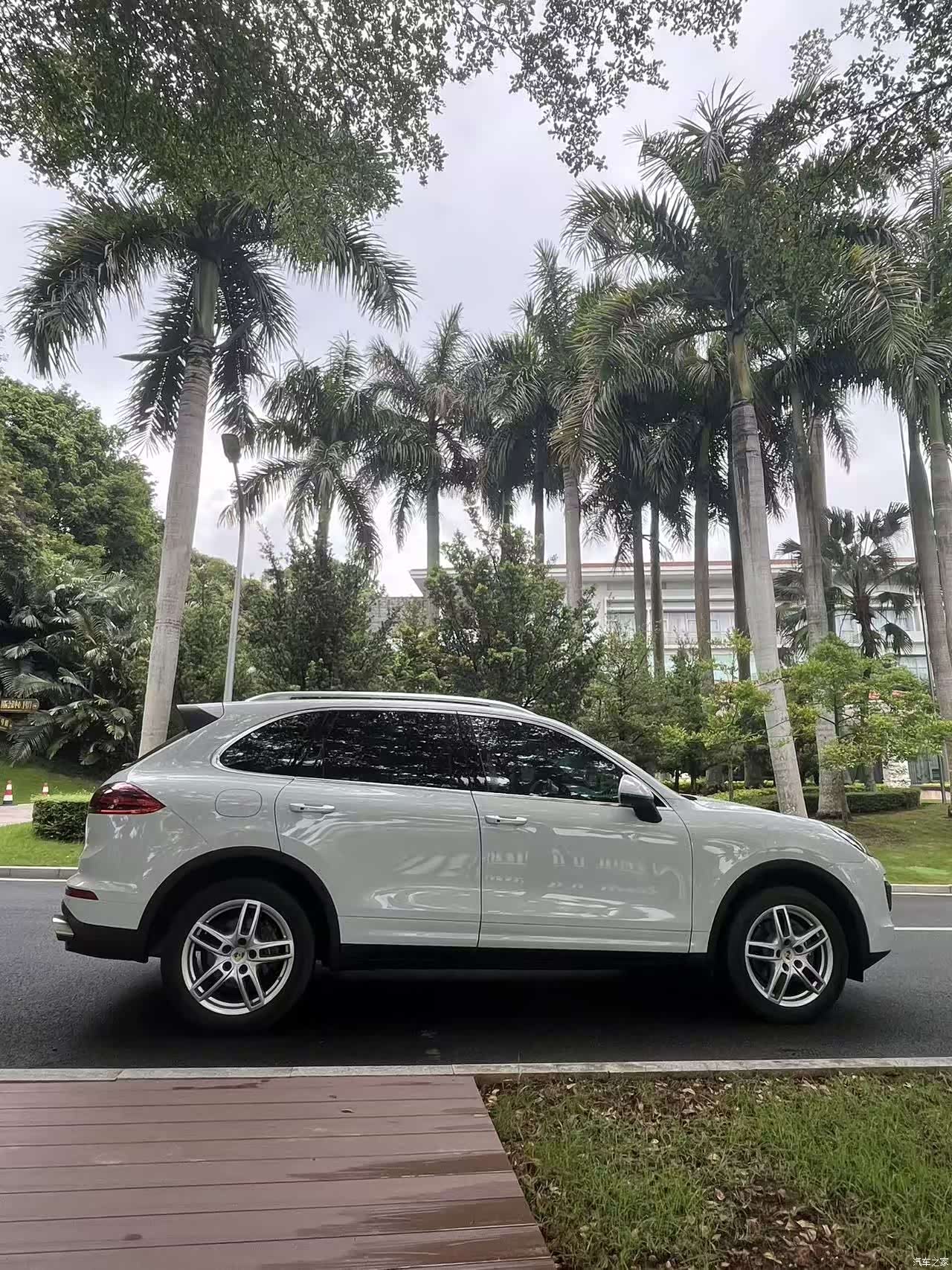 Porsche Cayenne, 2016 все фото