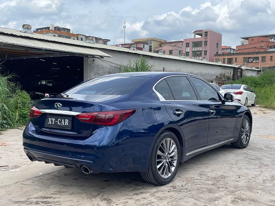 Infiniti Q50L