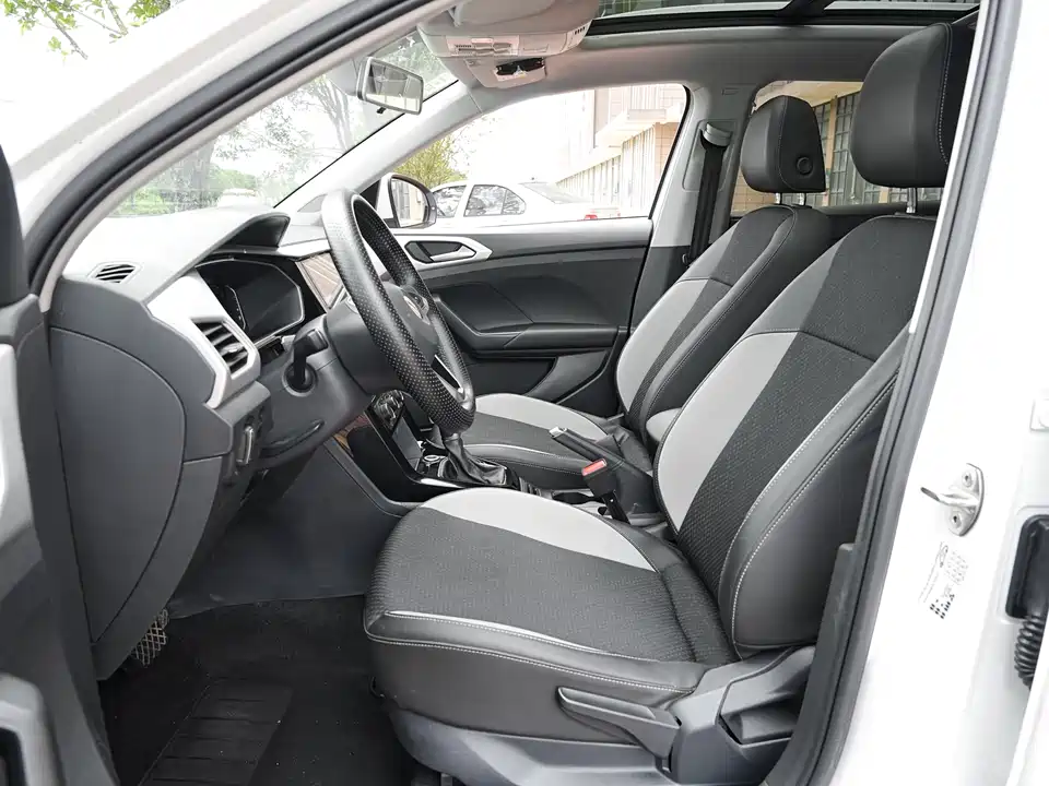 Volkswagen Exploring the shadow