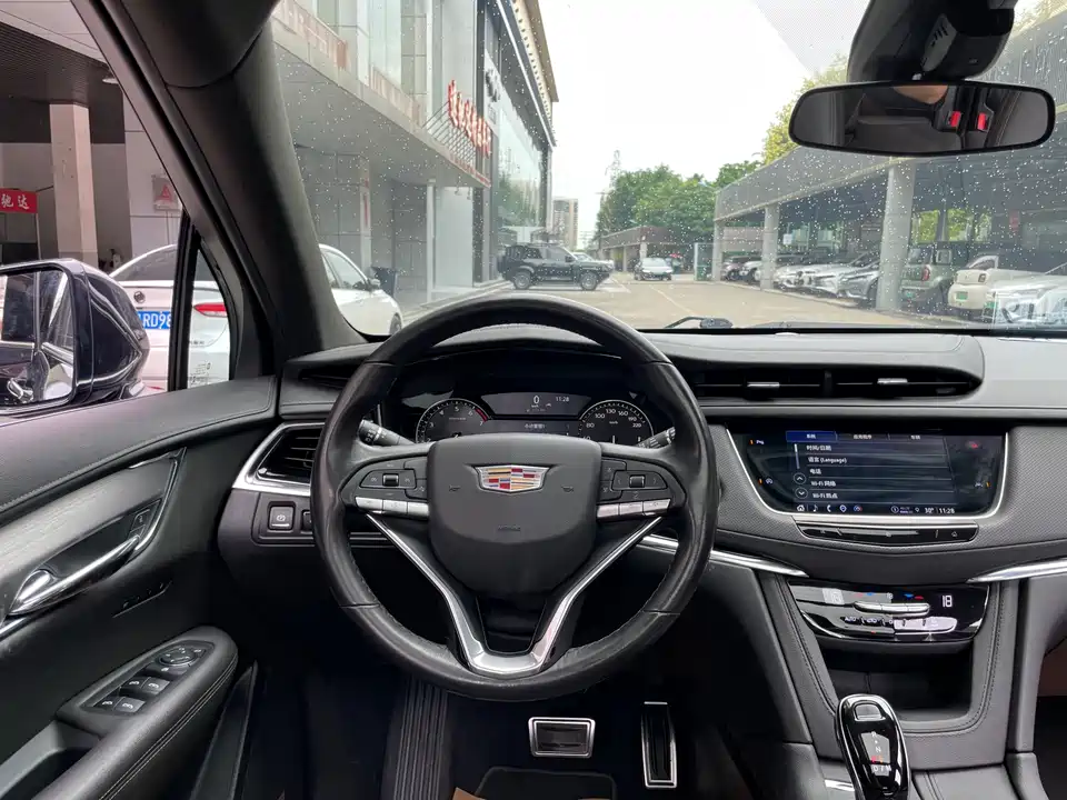 Cadillac XT6