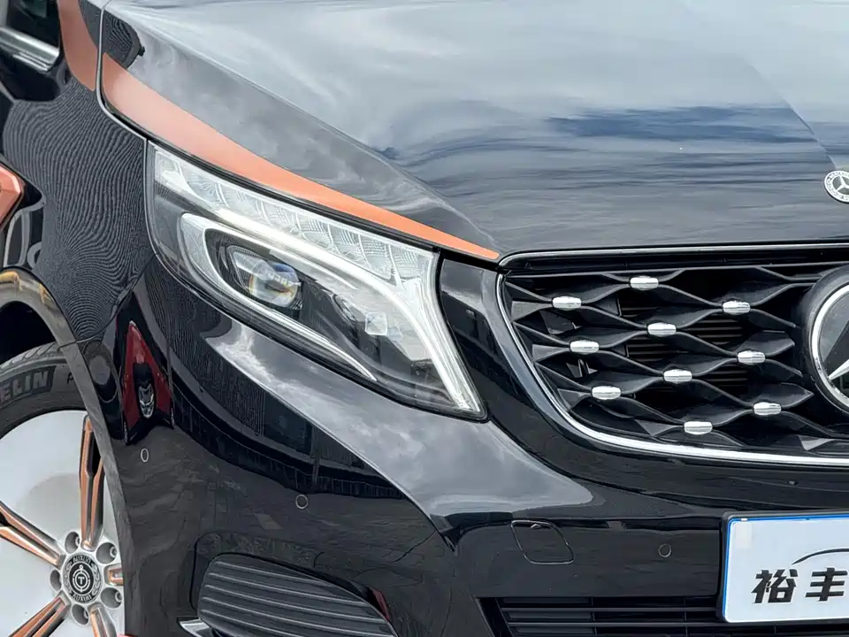 Mercedes-Benz V-class