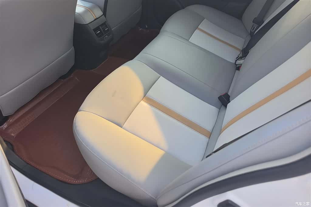 DongFeng E70, 2023 11