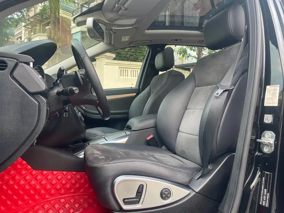 Mercedes-Benz R-class