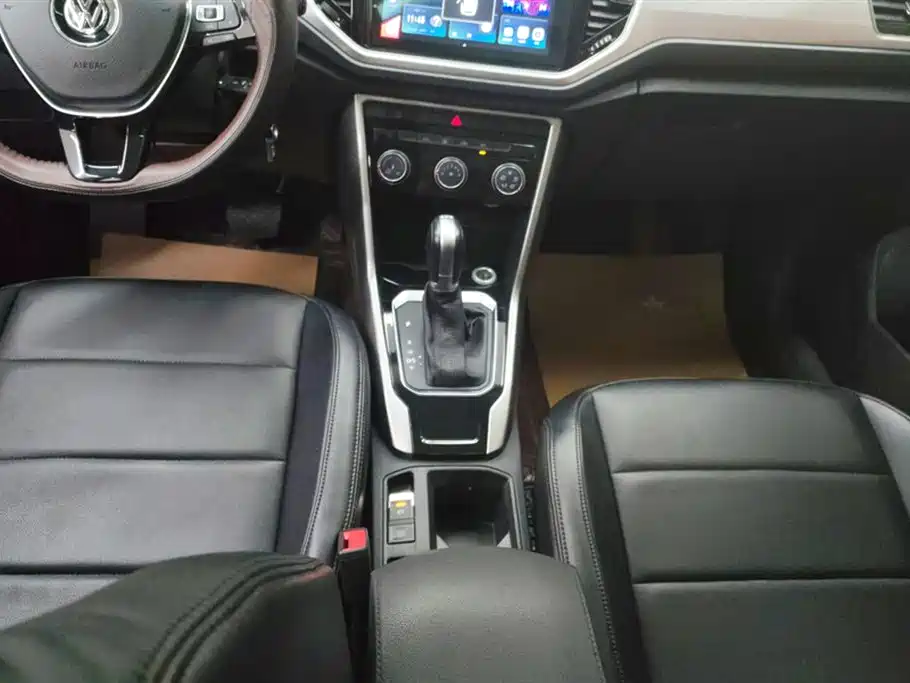 Volkswagen T-ROC exploring Songs