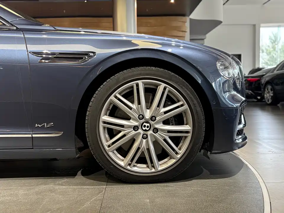 Bentley Flying