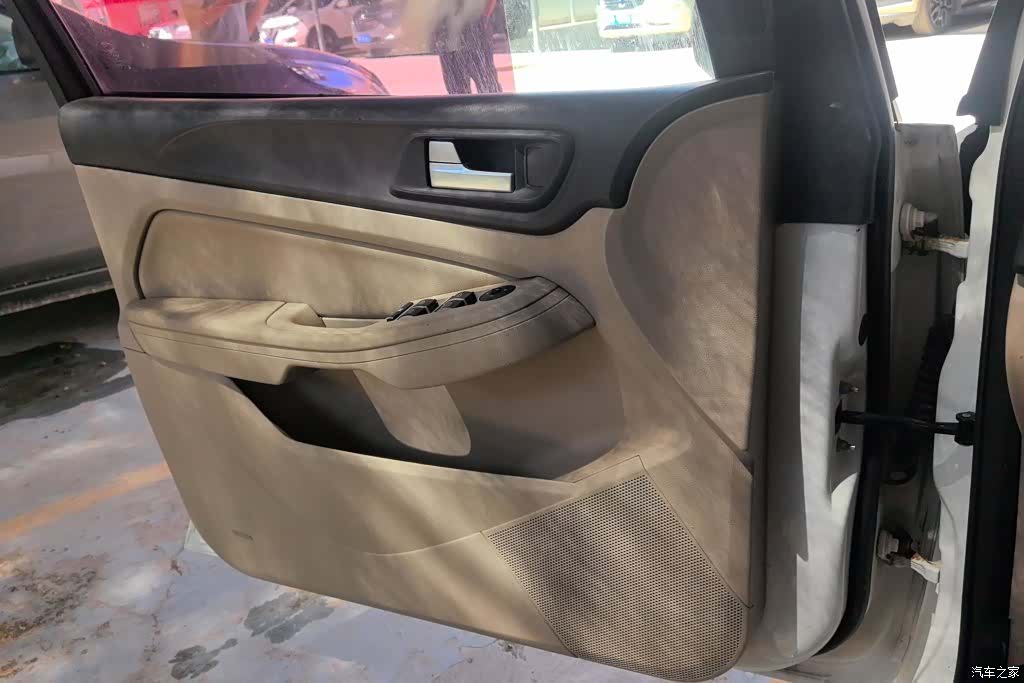 Ford Focus, 2015 7
