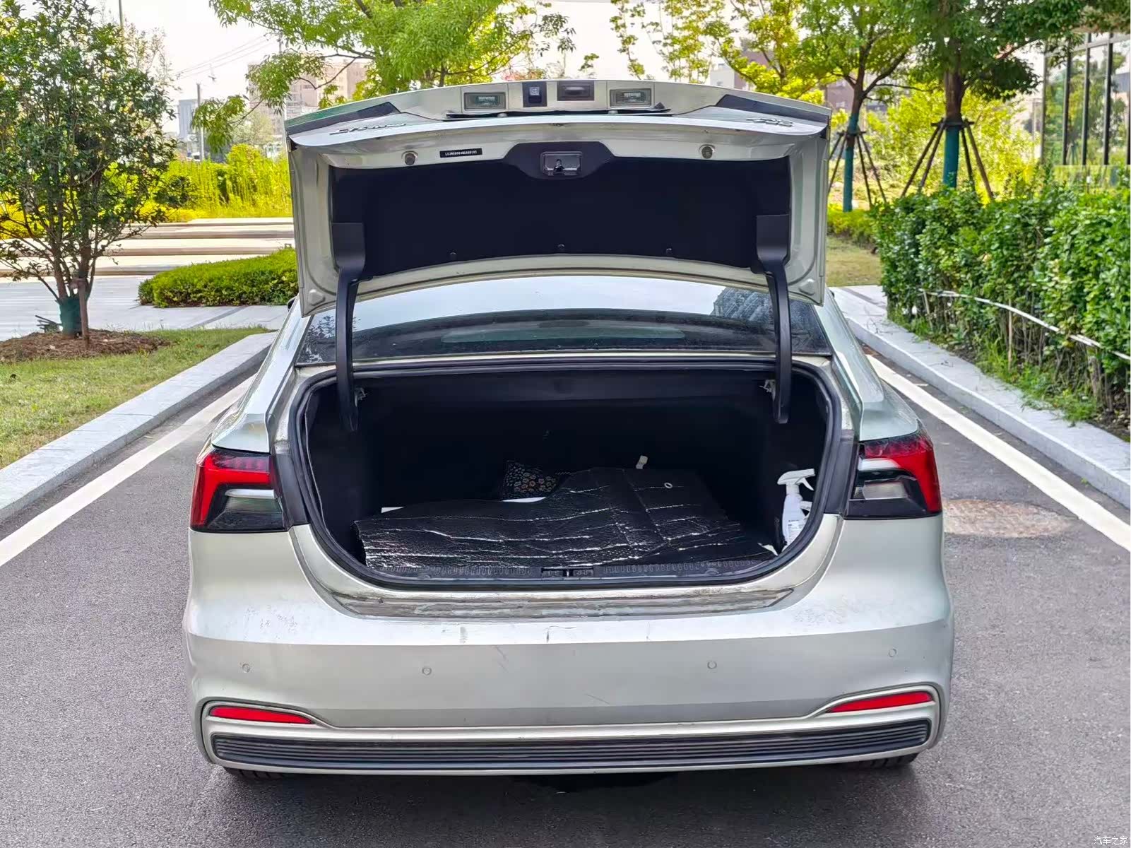 Rising Auto ER6, 2021 9