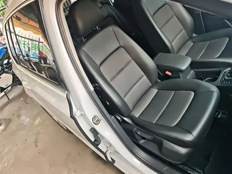 Volkswagen Golf*Jiayu