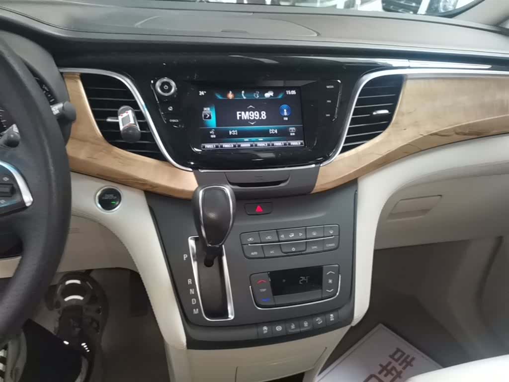 Buick GL8, 2018 13