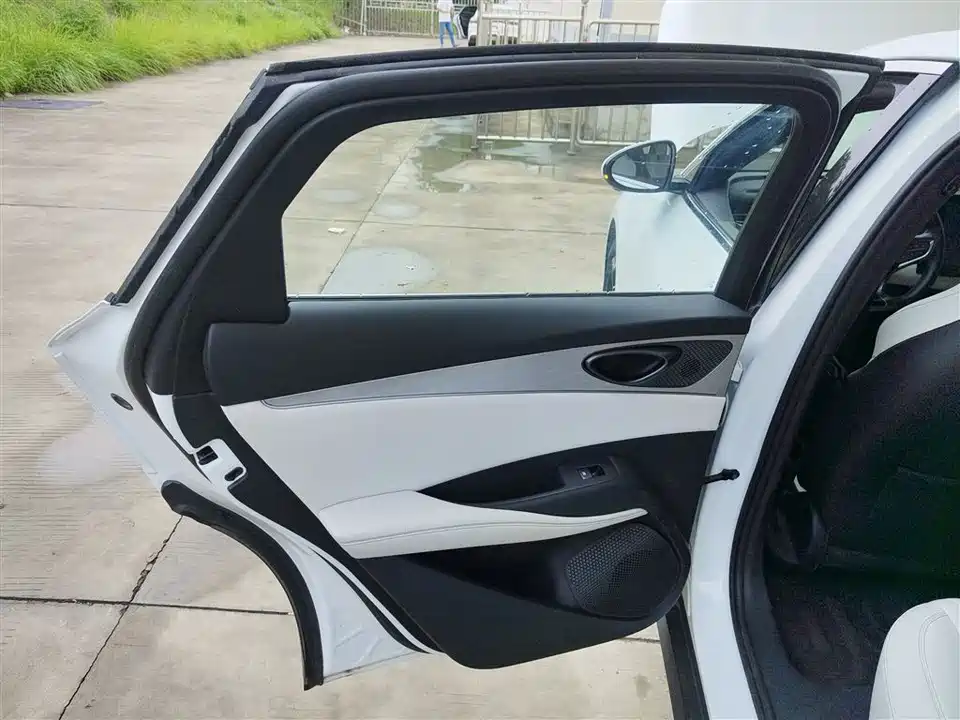 BYD Seal 06
