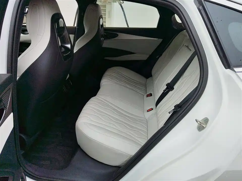 BYD Seal 06