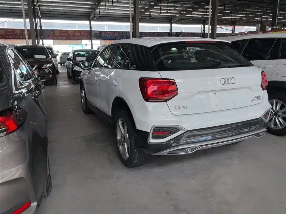 Audi Q2L