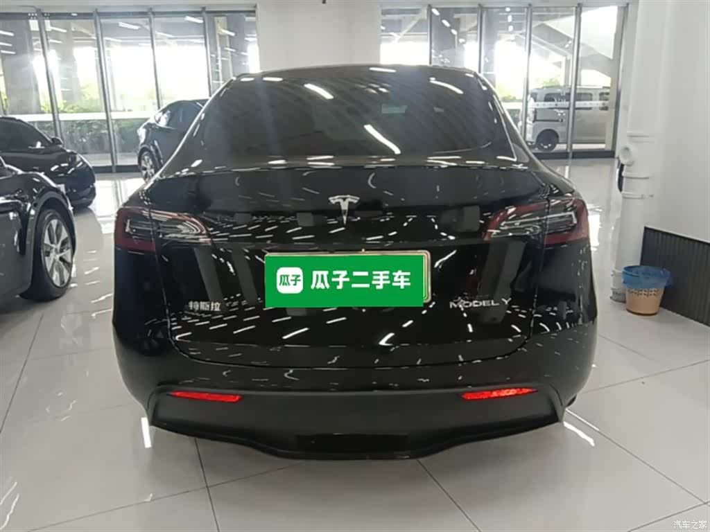 Tesla Model Y, 2023 6