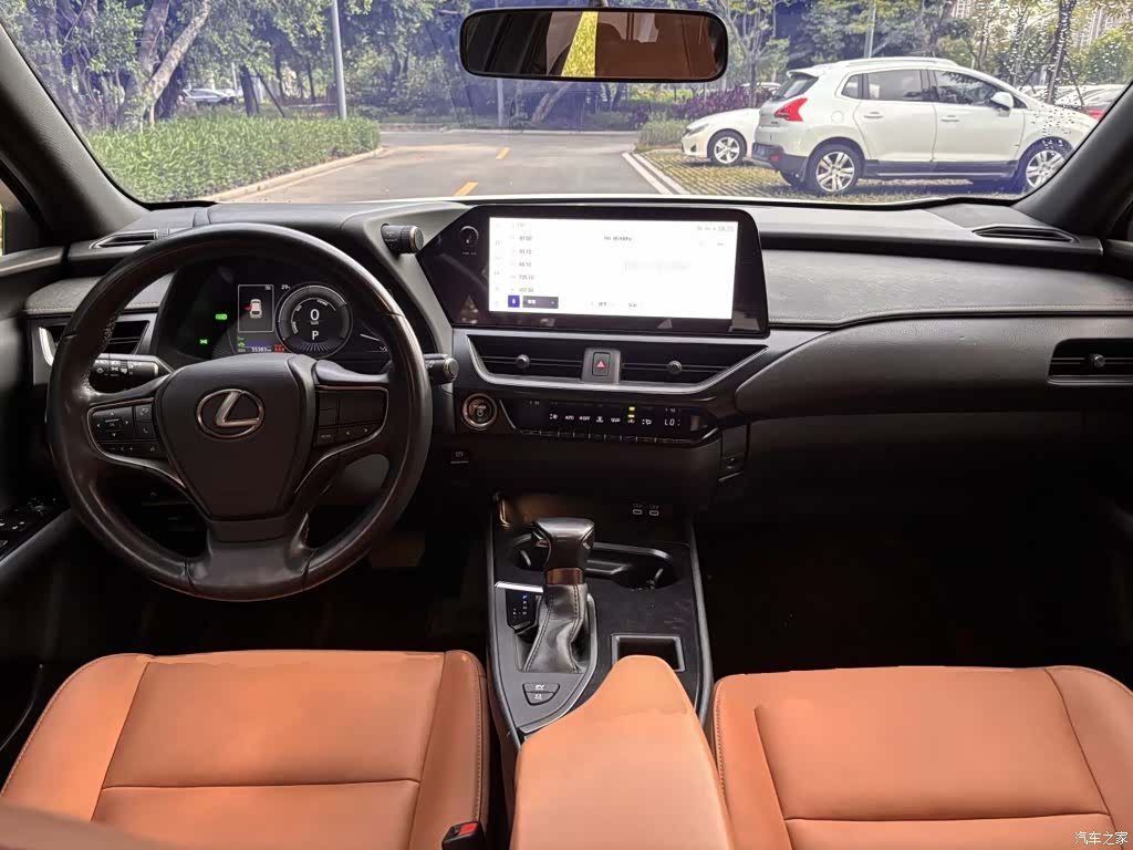 Lexus UX, 2022 10