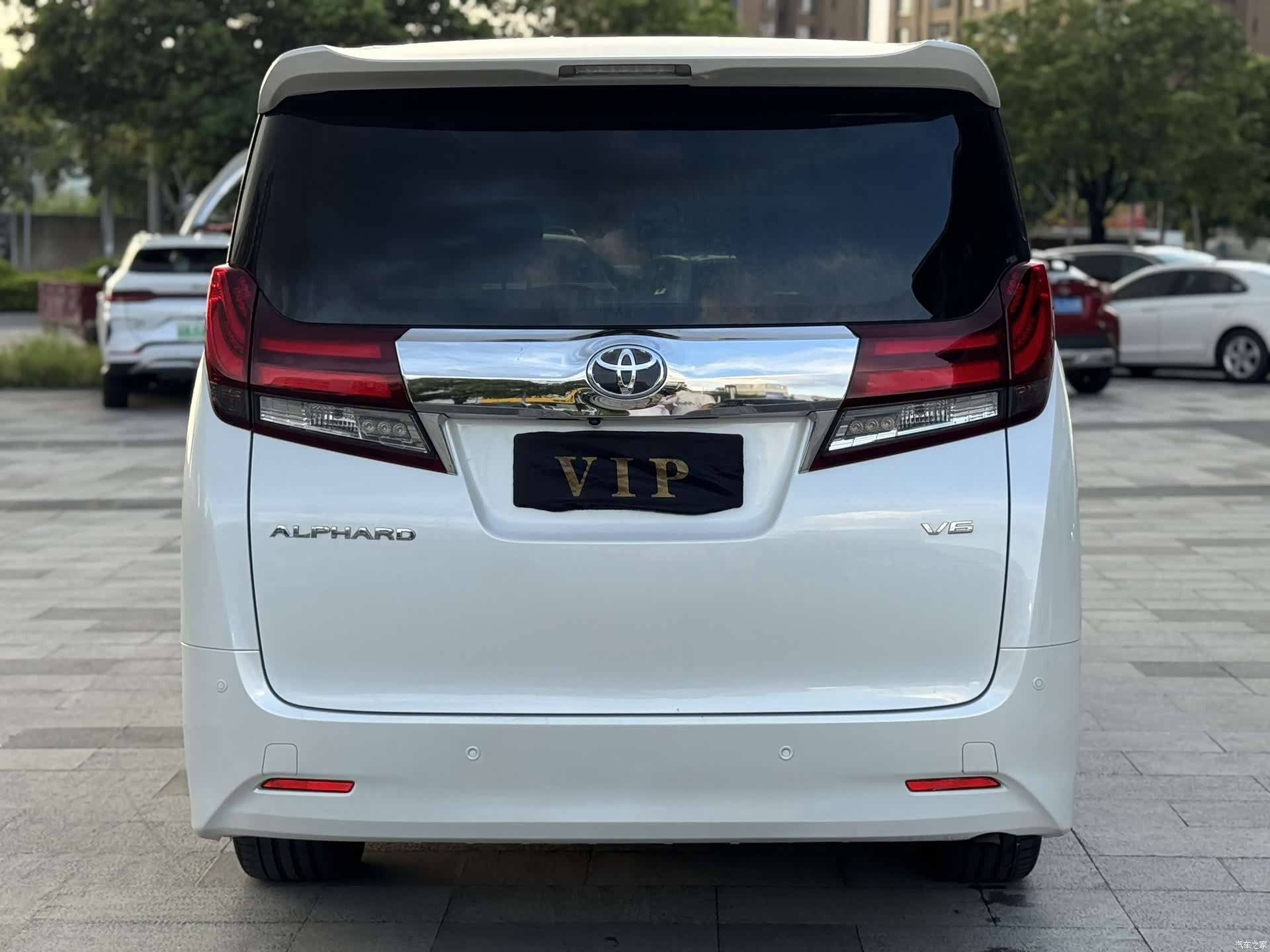 Toyota Alphard, 2017 4