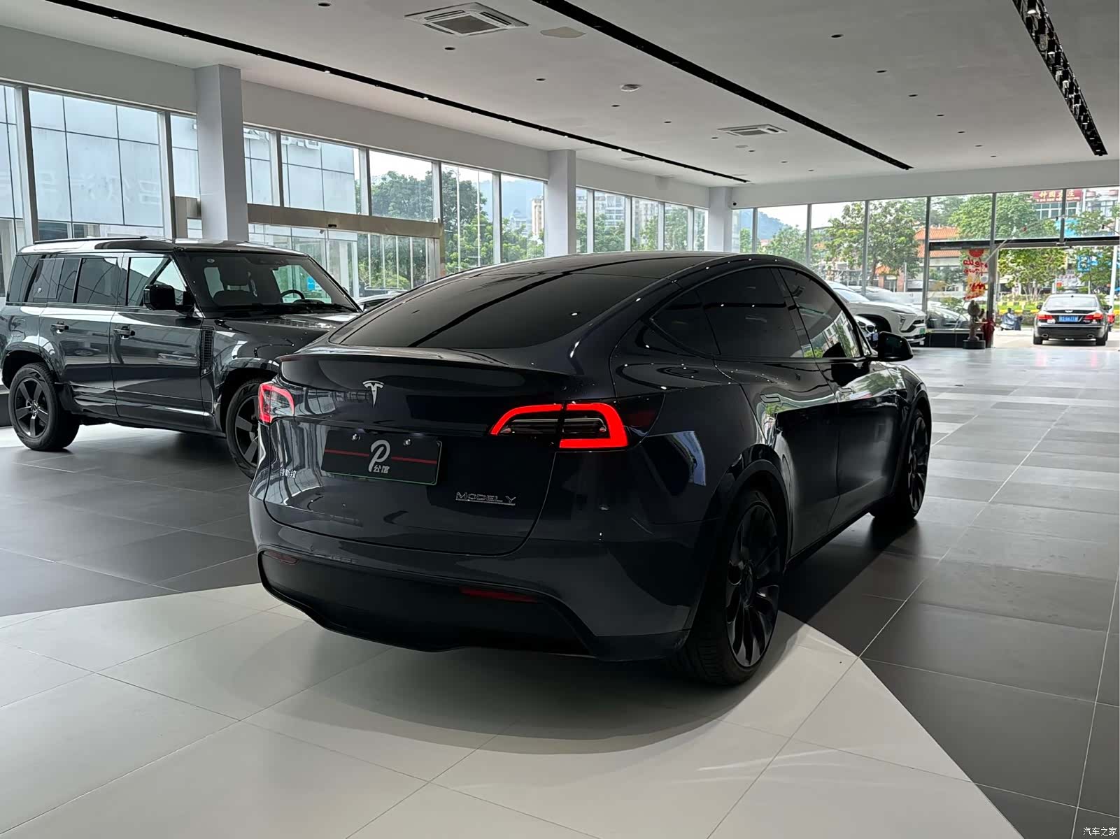 Tesla Model Y, 2022 3