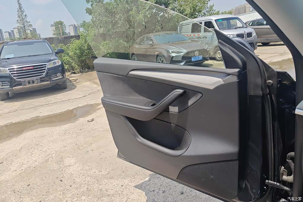 Tesla Model Y, 2024 7