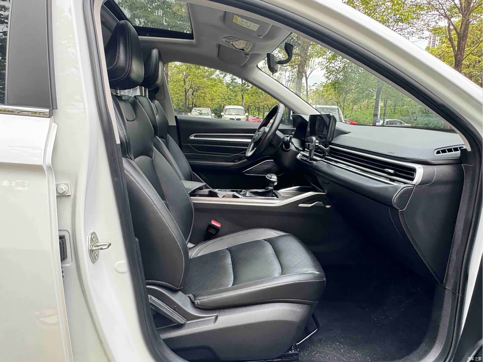 Geely Emgrand, 2022 12