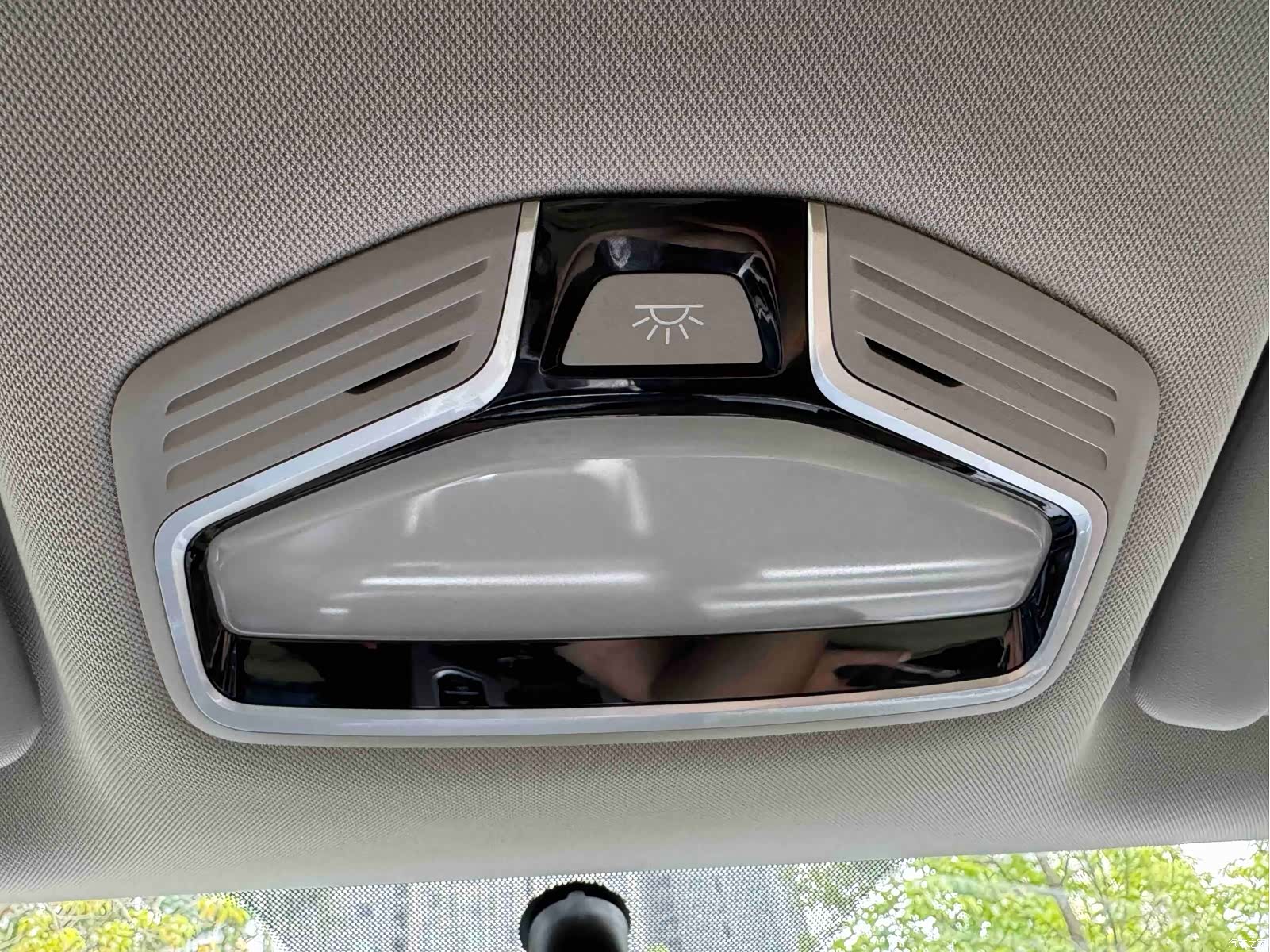 Geely Emgrand, 2022 27