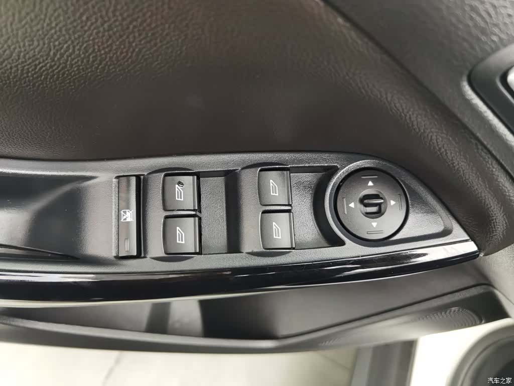 Ford Focus, 2014 9
