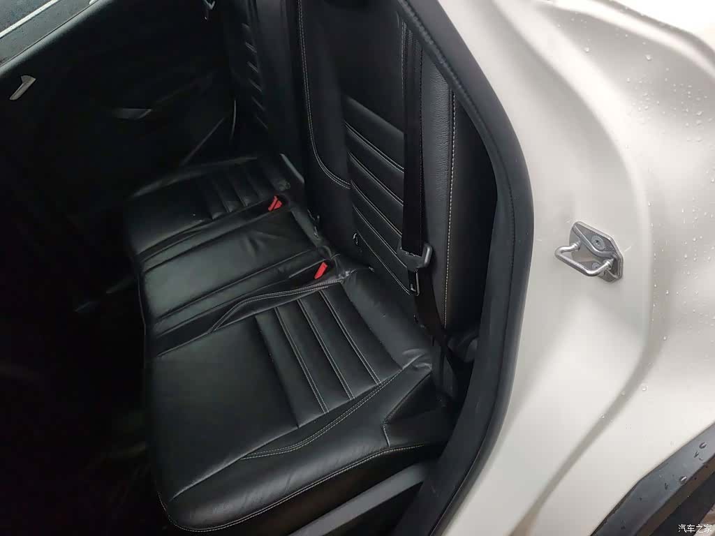 Ford Kuga, 2017 13