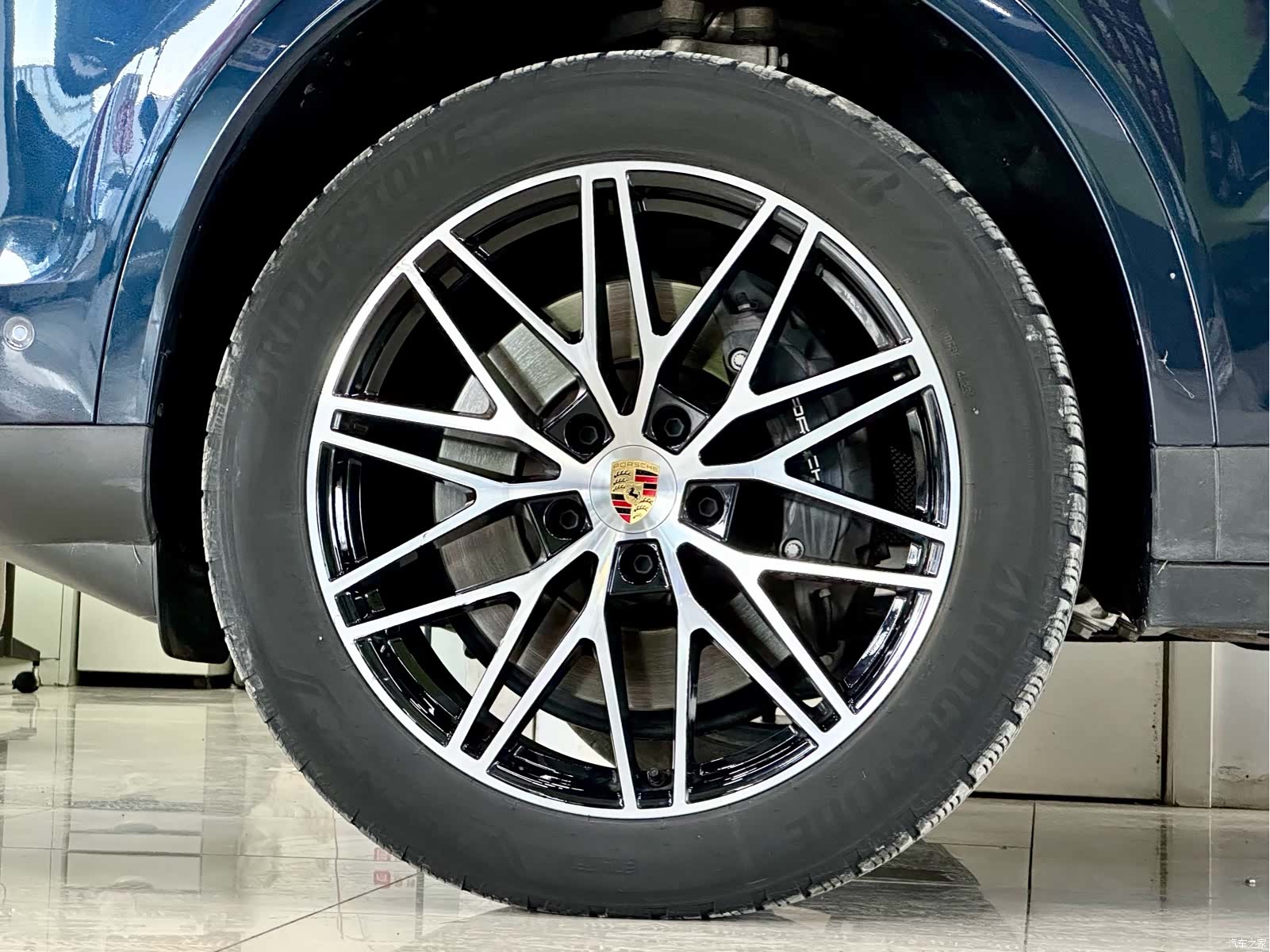 Porsche Cayenne, 2024 все фото