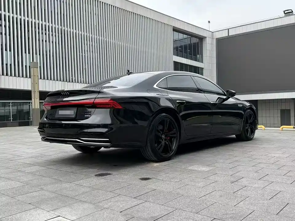 Audi A7L