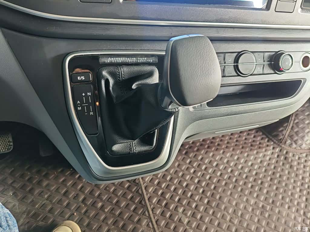 Maxus V80, 2025 14