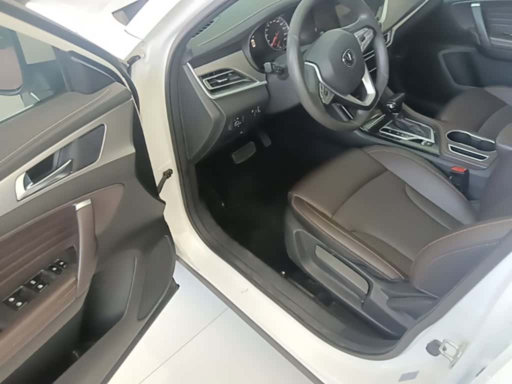 Changan CS35, 2020 16