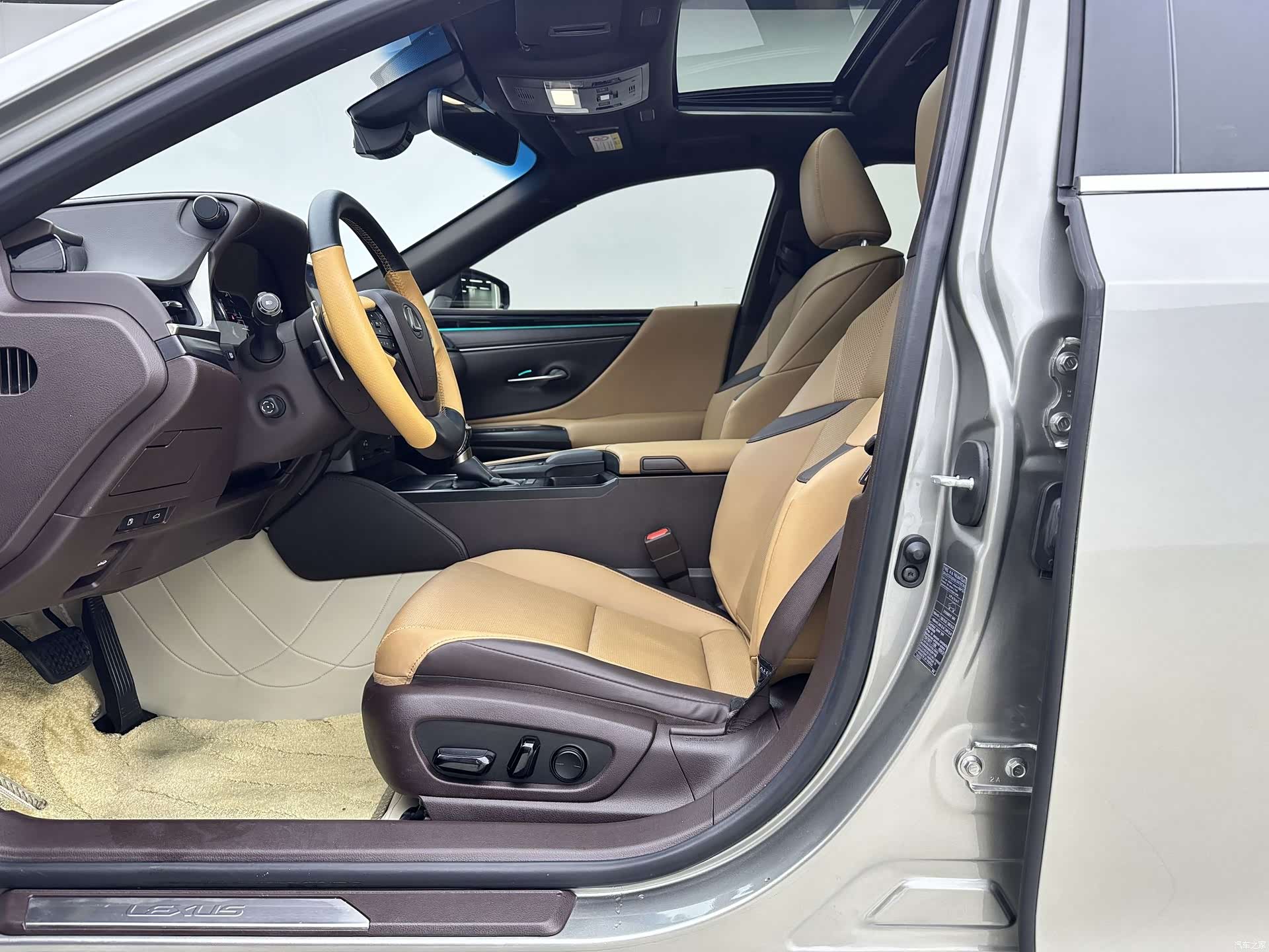 Lexus ES, 2021 9