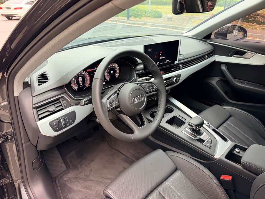 Audi A4L 2023, фото 9