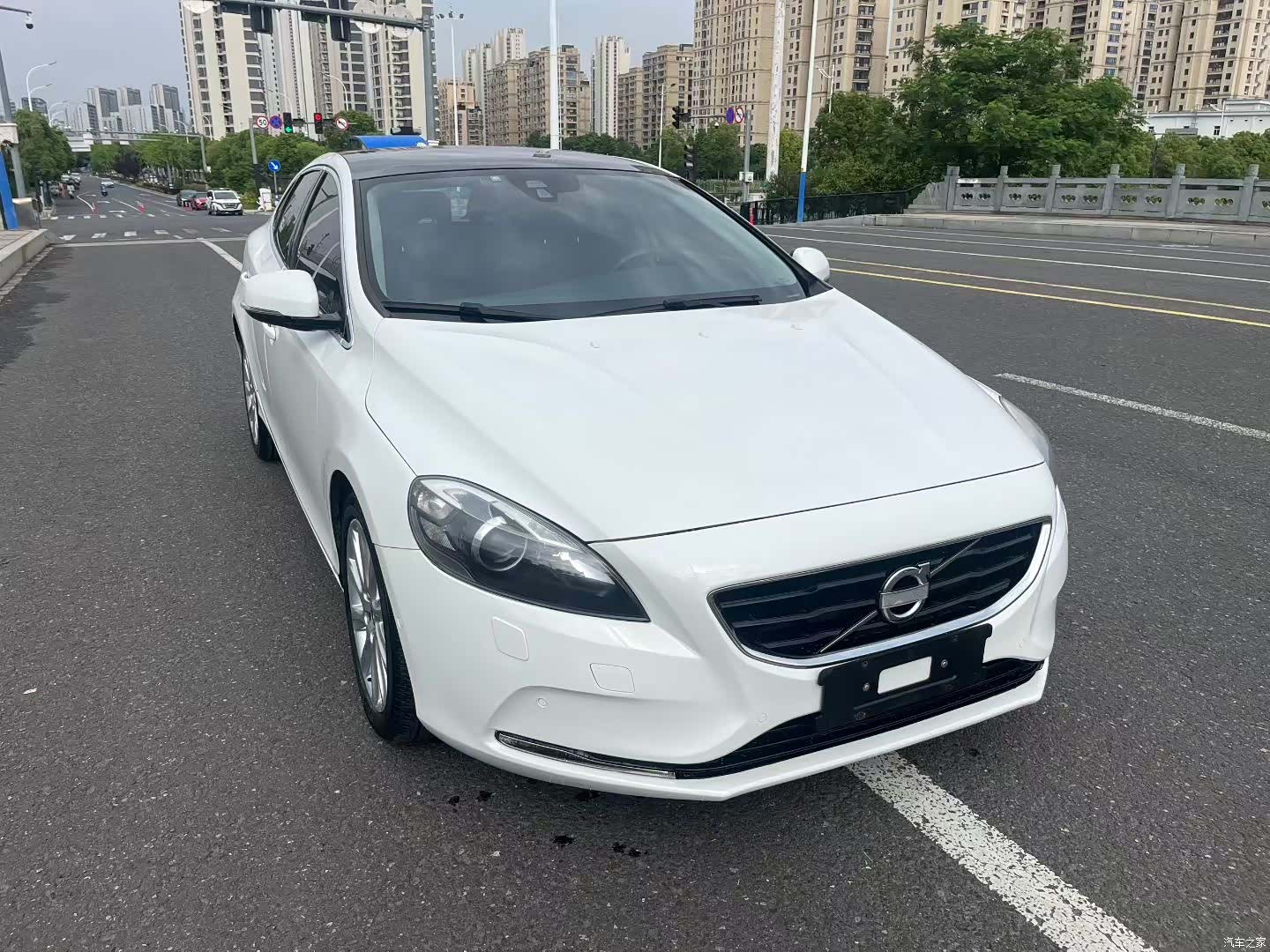 Volvo V40, 2013 3