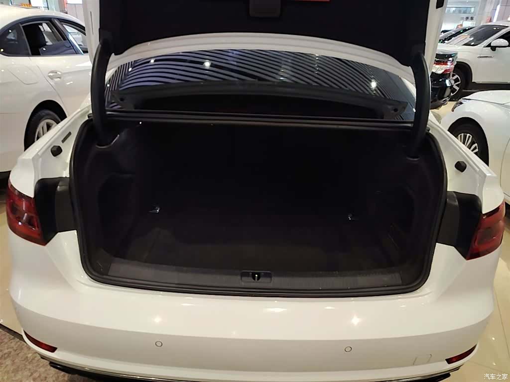 Audi A4L, 2018 19