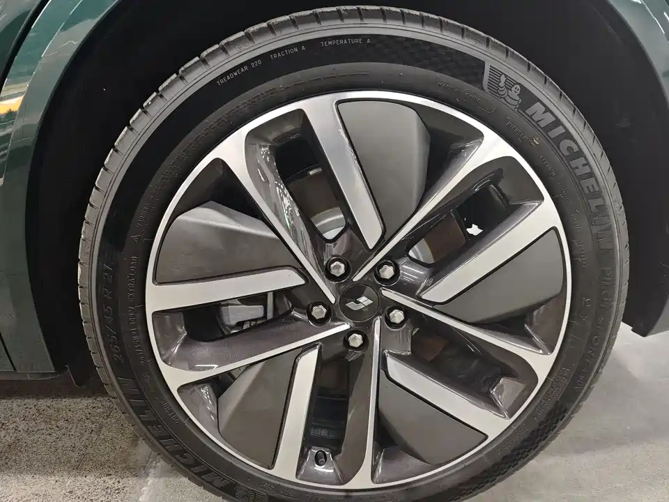 Li Auto Ideal L9