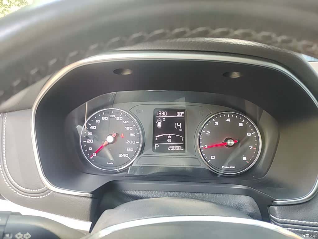 Roewe RX5, 2017 12