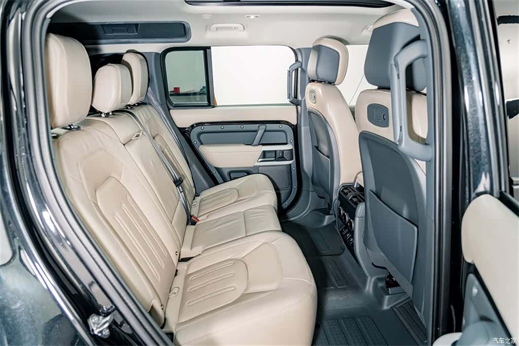 Land Rover Defender, 2021 25